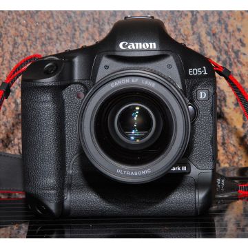 Canon EOS 1D Mark III kameras korpusa noma