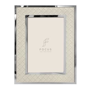 Focus Camellia Balts 10x15