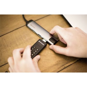 Verbatim Keypad Secure USB zibatmiņa 128GB USB 3.0