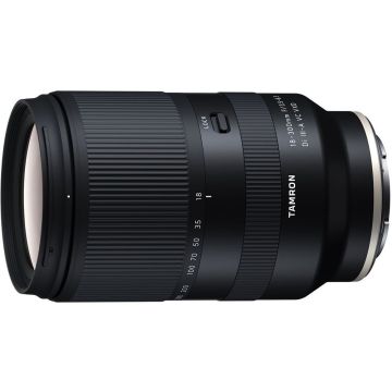 Tamron 18-300mm F/3.5-6.3 Di III-A VC VXD priekš Sony E (APS-C)