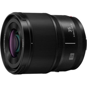 Panasonic Lumix S 35mm F/1.8 objektīvs
