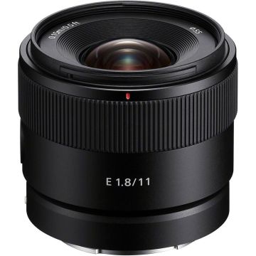 Sony E 11mm f/1,8 objektīvs