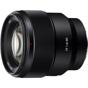 Sony FE 85mm f/1.8 objektīvs