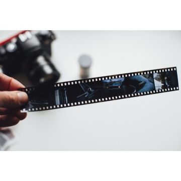 Diapozitīvās E6 120 (platās) filmas attīstīšana un skenēšana (Maksimālā izšķirtspēja)