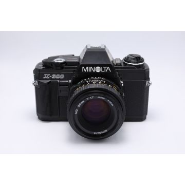 Minolta X-300 spoguļkamera ar MD 1,7/50mm objektīvu