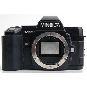 Minolta AF 7000 ar 28-85mm objektīvu un 1800AF Zibspuldzi