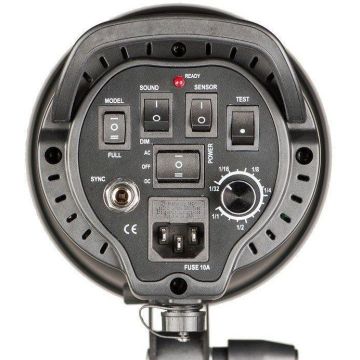 Quantuum DP-300 studijas zibspuldzes noma