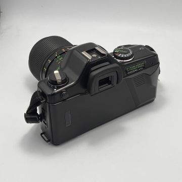 Yashica 108 Multiprogramm analogā filmu kamera ar objektīviem