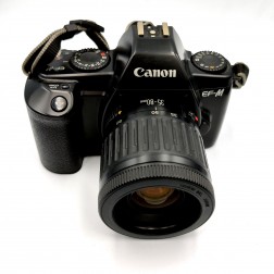 Canon EF-M ar 4-5.6/35-80mm objektīvu