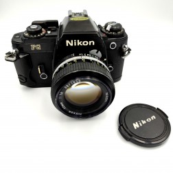 Nikon FG ar 1.4/50mm objektīvu