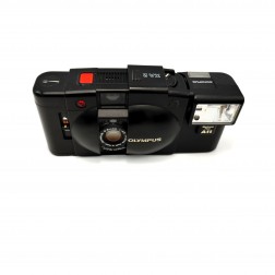 Olympus XA2 filmu kamera ar A11 zibspuldzi