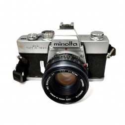 Minolta SRT303 ar 50/1.7 objektīvu